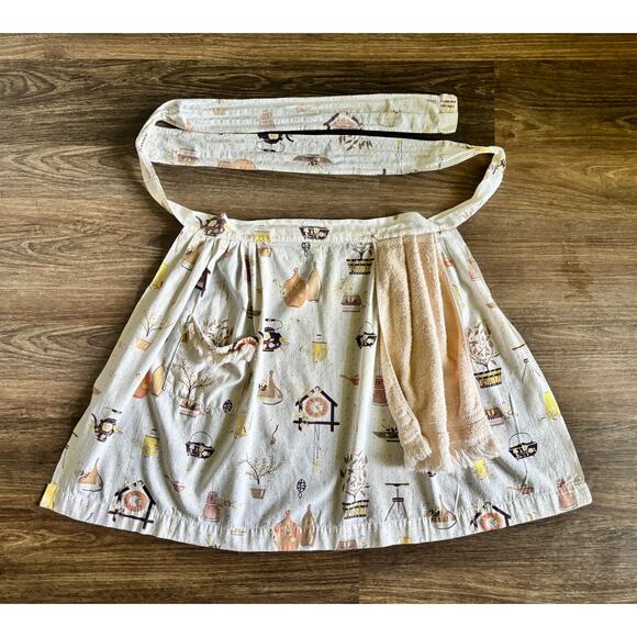 Vintage 1950s Half Apron Novelty Print Kitchen Knick Knacks Attached Hand Towel - Picture 1 of 13